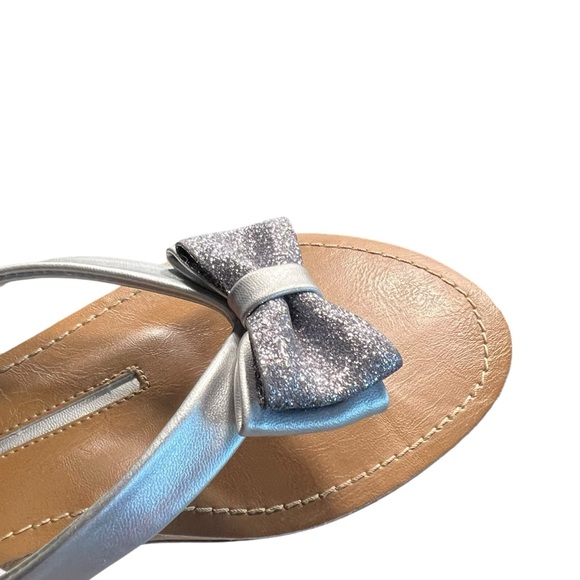 Silver Bow New Directions Flip Flops Size 6.5 - Picture 7 of 8